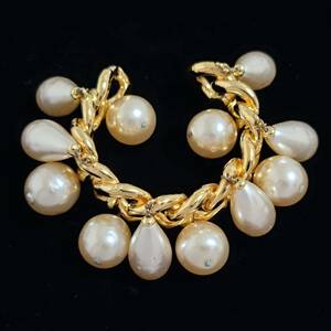  beautiful goods CHANEL Chanel bangle bracele large .. pearl Gold rare Vintage