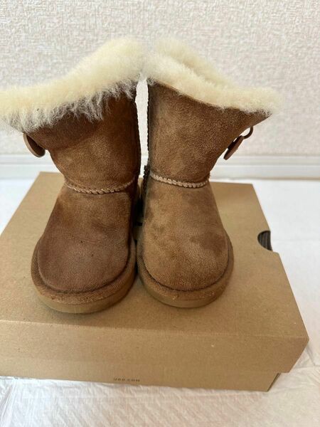 UGG ムートンブーツ　キッズ