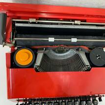 olivetti Valentine オリベッティ バレンタイン タイプライター スペイン製 赤　アンティークワープロ /2786_画像2