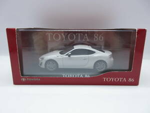 1/30 トヨタ 86 TOYOTA86　カラーサンプル 非売品 ミニカー　サテンホワイトパール