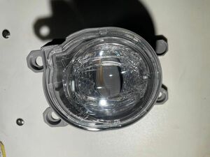 ルーミー　M900A カスタム 右 フォグランプ LED付 送料無料 中古 81945-B5011 コイト114-6907Y 球付