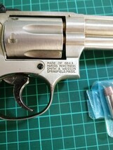 H8　モデルガン コクサイ　357マグナム S&W SMG刻印あり 　未発火　カートリッジ付き　インサート銃口封鎖型　動作確認 OK　重さ　994g_画像4