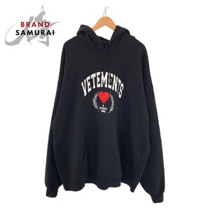 美品 VETEMENTS ヴェトモン 22AW SOLIDARITY EMBROIDERRED HOODIE サイズL ブラック UA53HD420B パーカー フーディー メンズ 404455