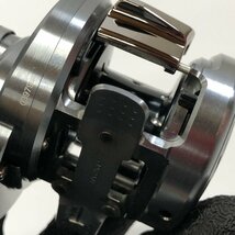 Q シマノ 19 カルカッタコンクエスト DC 201 ベイトリール 箱 キズ|SHIMANO CALCUTTA CONQUEST 03979 釣具 リール_画像5