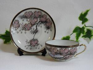 Art hand Auction Tasse et soucoupe en coquille d'œuf Old Nippon, Motif de fleurs de cerisier entièrement peint à la main/finition dorée, ustensiles à thé, tasse et soucoupe, café, Pour le thé et le thé