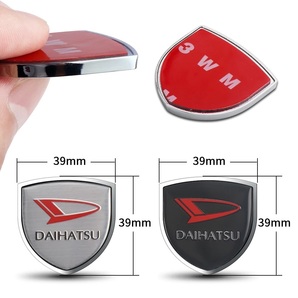 【送料込】DAIHATSU(ダイハツ) ホームベース型エンブレム ブラック 縦3.9cm×横3.9cm×厚さ2.5ｍｍ の画像3