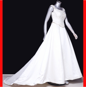 カラードレス　ウエディングドレス　発表会　舞台衣装　長めのトレーン　中古　11サイズ