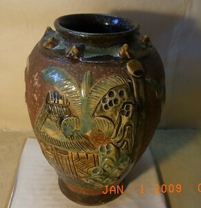 古い花瓶（琉球）