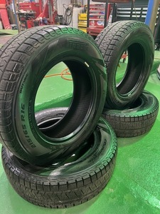 215/65R16　【ピレリ　ICE ASIMMETRICO PLUS】スタッドレスタイヤ　バリ溝！！4本セット　店頭渡し、交換可！