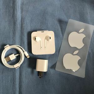 Apple 純正　iPhone ライトニング 有線イヤホン、ケーブル、アダプター、シール？の4点　未使用