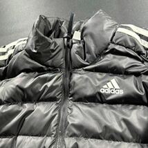 【格安送料】新品未使用 XLサイズ adidas アディダス ダウン ジャケット 防寒 保温 ダウン80% フェザー20% 3ストライプ アウター 正規品_画像2