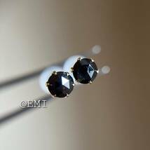 【訳ありお値引き】K18 天然ブラックダイヤモンド 0.50ct ピアス　black diamond_画像5