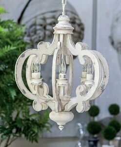 モダンアンティーク調　シャビ―　ホワイトウッド　もみの木の彫刻入り　シャンデリア　６灯