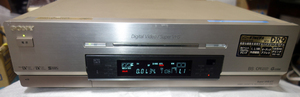 ＳＯＮＹ DVC/MINIDV/SVHS ダブルデッキＷＶ－ＤR9動作良好代用リモコンン付き動作良好品