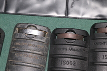 沖縄米軍使用 ブラックカラー レイルカバー KNIGHT'S ４枚 P&S 2枚 11リブ 4リブ ＆ P&S グリップ ソフトケース付 中古 装備用 コスプレ_画像3