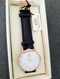 新品　Daniel Wellington　腕時計 黒　レザーベルト　ゴールドフェイス