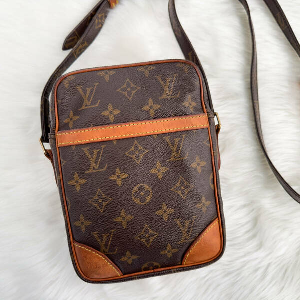 LOUIS VUITTON ルイヴィトン　モノグラム　ダヌーブ　ショルダーバッグ