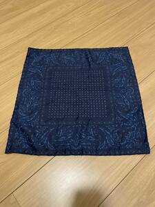 即決：vintage ポケットチーフ ピエールカルダン POCKET SQUARE ハンドロール シルク100%