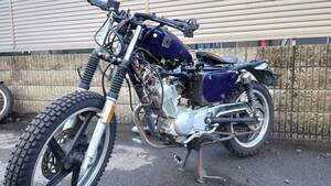 倉庫整理【別サイトに動画・写真多数あり】　ヤマハ　YB125SP　カスタム途中の車両　ベース車か部品取りにどうぞ　売り切り