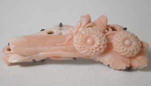 桃色珊瑚 帯留め 昭和レトロ ピンク サンゴ コーラル 和装小物 アンティーク 花 菊 