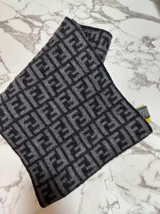 FENDI マフラー