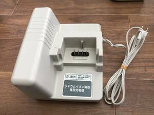 Panasonic リチウムイオン電池専用充電器 NKJ033B 中古品510