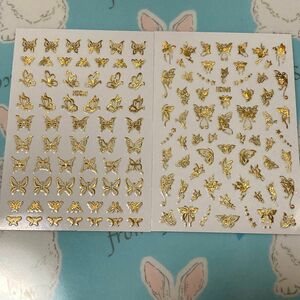 キラキラの蝶々のネイルシール　2セット　ゴールド　綺麗かわいい　蝶　バタフライ　オーロラ金