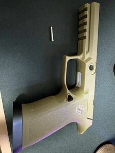 NOVA VFC M17/M18用　SIG X-Series グリップ フレーム フルサイズ FDE タンカラー ブラックマグウェル