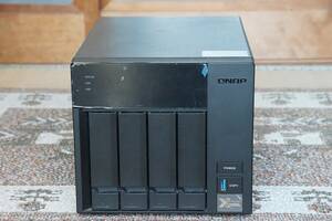 QNAP TS-473 4ベイNAS 中古 PCIe拡張(2スロット) QTS 5.1 