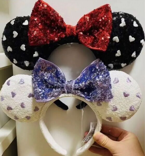 ディズニー カチューシャデイジー紫白スパンコールハート&黒 赤スパンコールハート