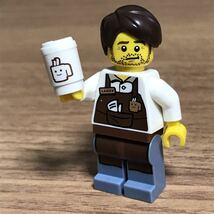 LEGO レゴ ミニフィグ レゴムービー バリスタのラリー コーヒーショップ 店員_画像1