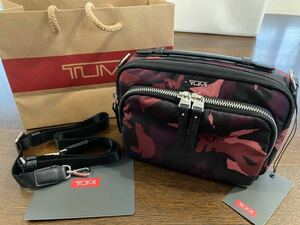 【新品】TUMI トゥミ Claudia Crossbody クラウディア クロスボディ ショルダーバッグ セカンドバッグ カモフラ 迷彩 2024 レディース