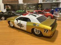 JADATOYS 1/24 DODGE チャレンジャー SRT8 シェリフ ポリスカー ドラッグマシン ミニカー_画像2