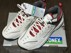 YONEX