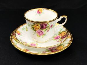 C2065 Royal Stafford ロイヤルスタッフォード バラ柄カップ 、ソーサー 、プレート トリオセット BONECHINA(骨磁) MADE IN ENGLAND