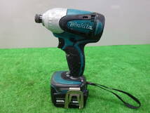 O【makita】工具 マキタ 14.4V 充電式インパクトドライバ TD131D/充電器 DC18RA/バッテリー BL1460B 互換品 まとめて 中古品_画像2