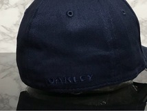 【未使用品】61D★OAKLEY オークリーキャップ 帽子 お洒落なネイビーの伸縮素材とフロントデザイン♪《伸縮前57㎝-60㎝位迄》_画像6