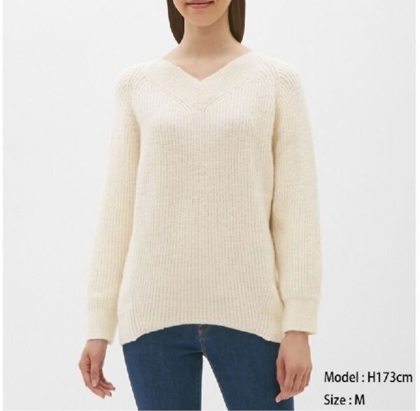 GU(ジーユー) オーバーサイズVネックセーター チュニック M 白 生成りセーター 長袖 ニット