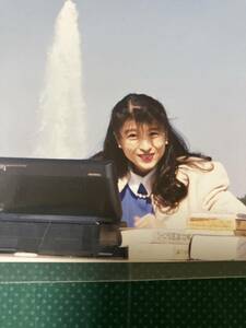 【レア】河合奈保子　写真(当時物) コート　噴水　パールのネックレス　80年代アイドル 