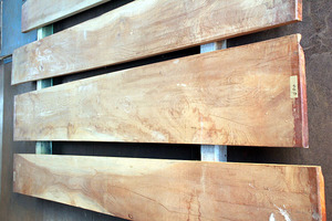 ☆銘木・欅の一枚板・無垢板・倉庫内で保管乾燥・引き取り限定　B