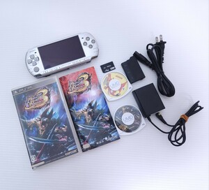 美品 / 動作品 希少品 SONY PSP-3000 銀 ソニー PSP-3000 silver 本体 + 16GB メモリカ + ゲーム + 2 ゲームソフト+ 電源アダプタ(178)