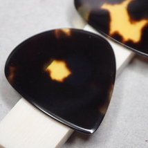 Tortoise shell Guitar Pick Jazz Pick Mandolin Thumb Pick Casein Galalith Plectrum No.1_画像3