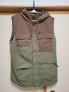 ARMADA 　アルマダ　ベスト　中古超美品　スノー　WEAR　スノーウェア