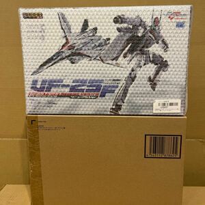 DX超合金 マクロスF VF-25F メサイアバルキリー 早乙女アルト機 リニューアルver 未開封 ＋ トルネードパーツ 輸送箱未開封