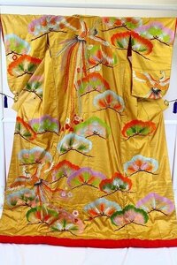 【着物フィ】色打掛　ゴールド 刺繍 松　身丈185cm 豪華絢爛　花嫁　結婚式　日本 kimono 15400