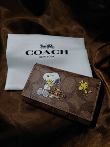 【1スタ】C-42 新品未使用 【COACH X PEANUTS】ファイブ リング キー ケース・シグネチャー・スヌーピー ウッドストック