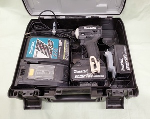 A012　makita　18V　充電式インパクトドライバ　TD172D　バッテリ2個＋充電器＋ケース　動作確認OK　送料無料！　AD000