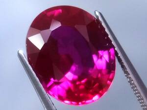 7.53ct 新品・ルベライトトルマリンカラー 真っ赤に変色効果有・合成コランダム