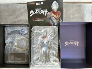 ウルトラマンダイナ Alphamax 絶動究体 アクションフィギュア　リペイント　アルファマックス