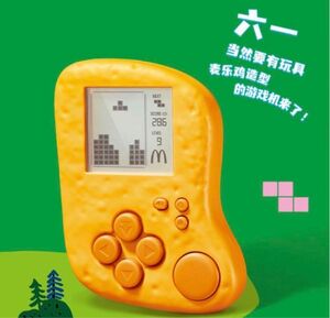 中国限定　テトリス　マクドナルド　チキンナゲット型の携帯機ゲーム機と付属のシール